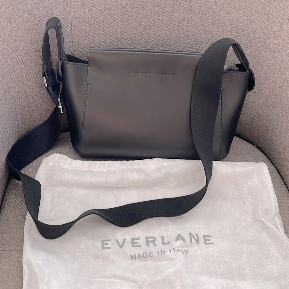 Everlane The Mini Form Crossbody Bag Black